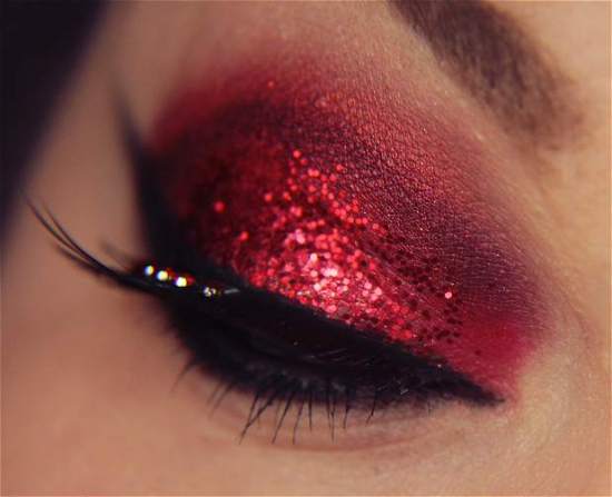 Christmas eye makeup