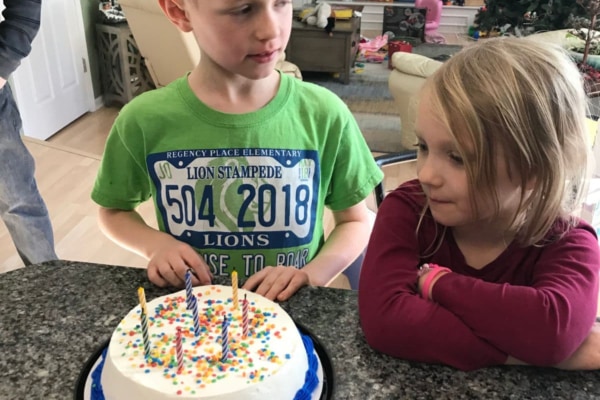 kids celebrating a birthday